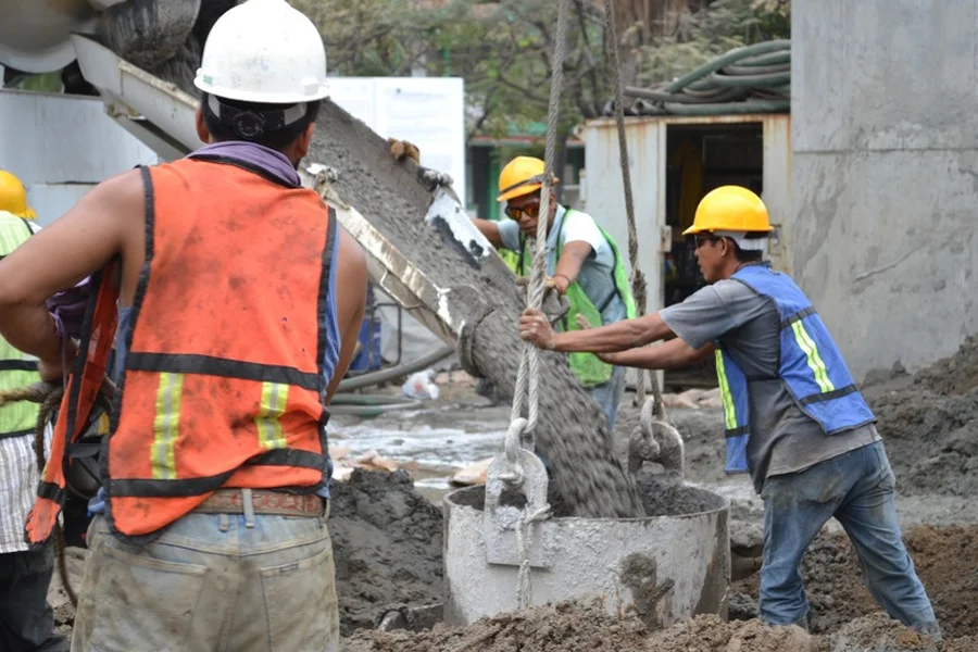 How Weather Conditions Impact Concrete Installation Quality in Kailua-Kona, HI