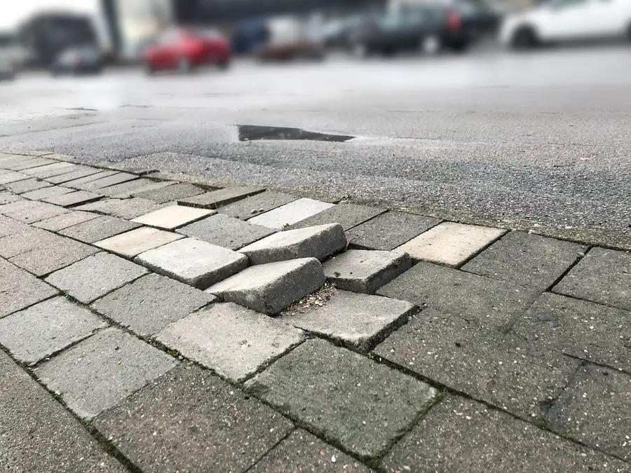 The Importance Of Addressing Small Driveway Cracks Early in Kailua-Kona, HI